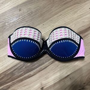 Victoria’s Secret pink blue crochet strapless pin up girl 32D bikini top
